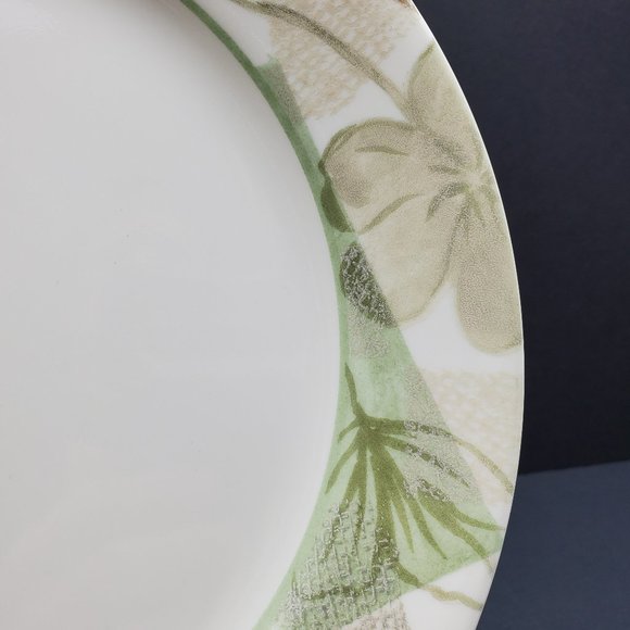 Corelle Textured Leaves Dinner Plates Green Tan Gray Leaf Flower Fern Pattern - Picture 3 of 5